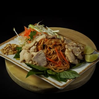 32D Chicken Pad Thai