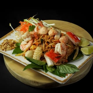 36D Seafood Combo Pad Thai